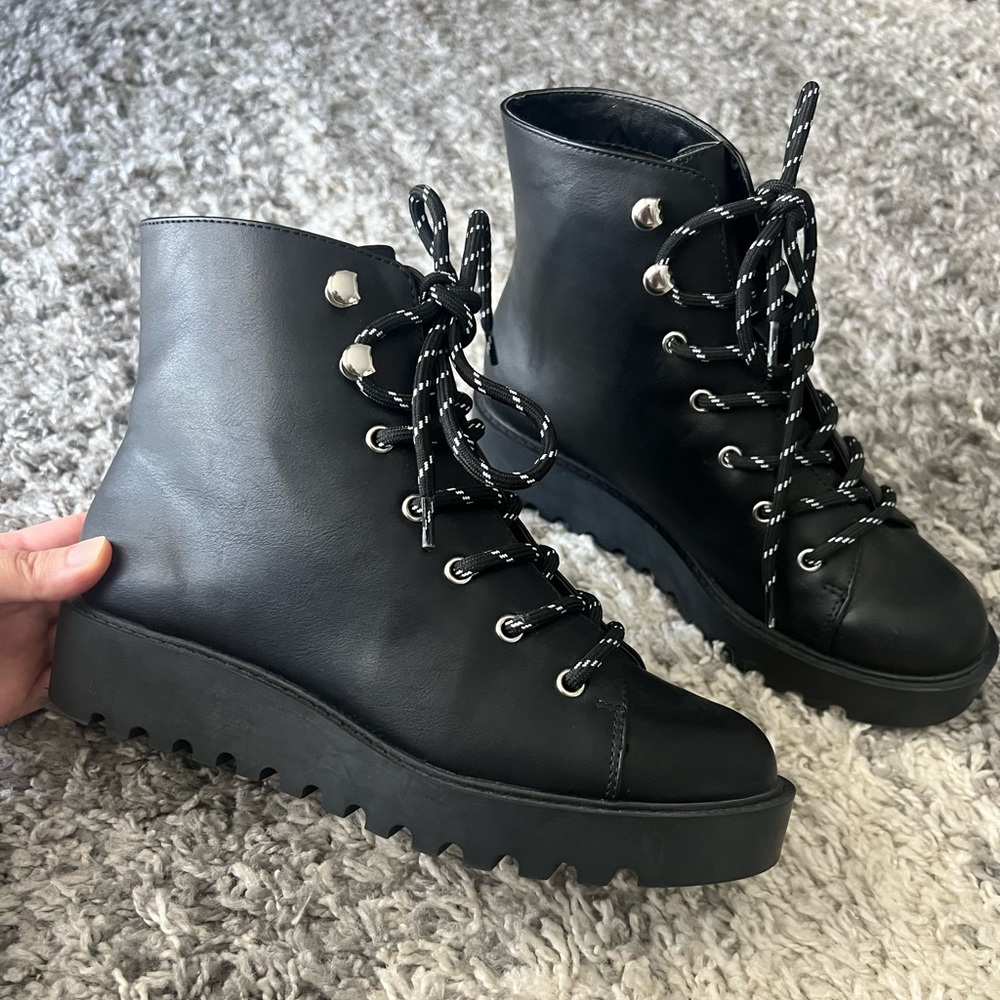H&M boots Divided. Used only one time